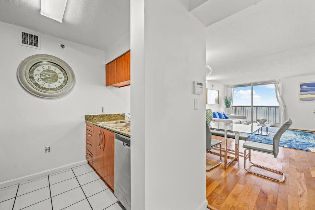 Incredible Ocean View 3 Bedrooms Unit Майами Экстерьер фото